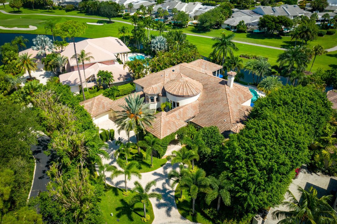 Recently Sold: $3,300,000 (5 beds, 7 baths, 7728 Square Feet)