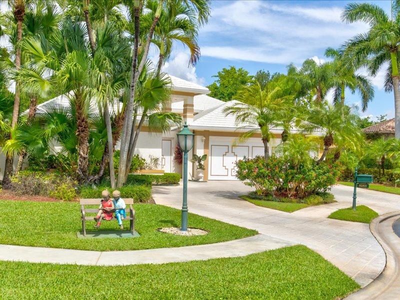 Recently Sold: $1,400,000 (4 beds, 3 baths, 3803 Square Feet)