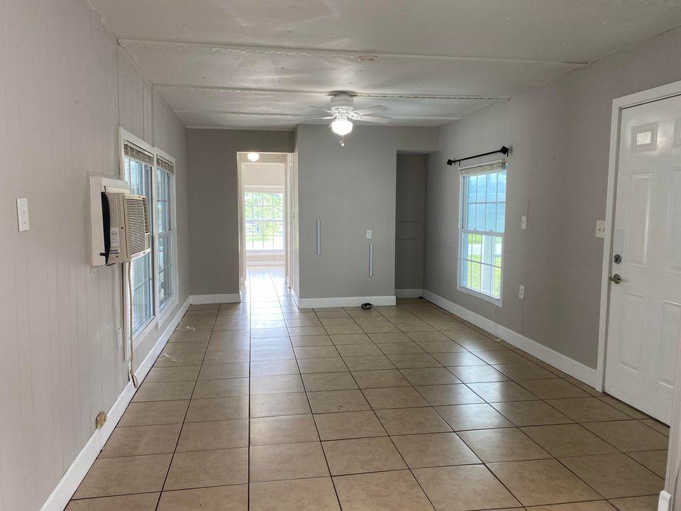 Recently Sold: $144,000 (2 beds, 2 baths, 792 Square Feet)