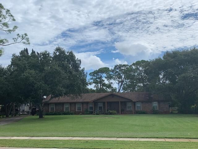 Recently Sold: $490,000 (4 beds, 2 baths, 2805 Square Feet)