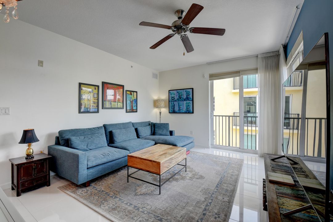 Recently Sold: $429,500 (1 beds, 1 baths, 822 Square Feet)