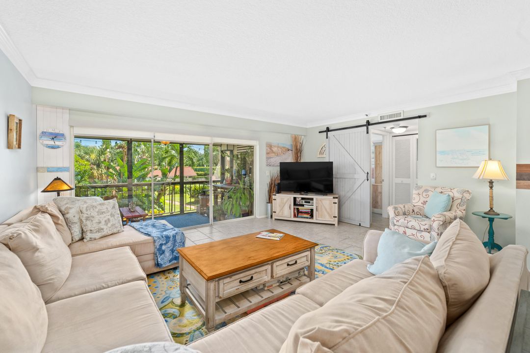 Recently Sold: $289,000 (2 beds, 2 baths, 1400 Square Feet)