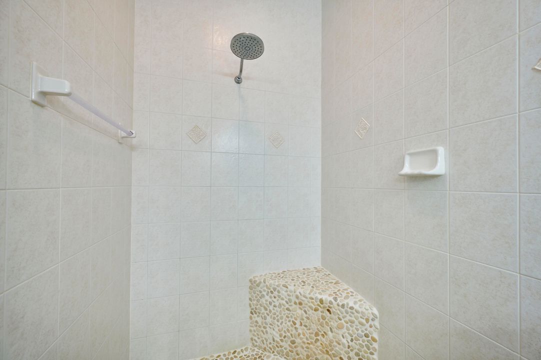 最近售出: $425,000 (3 贝兹, 3 浴室, 1920 平方英尺)