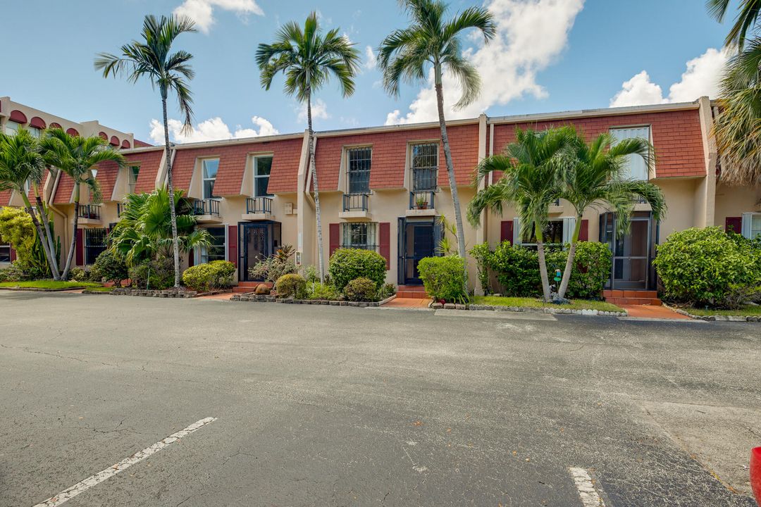 Vendido Recientemente: $380,000 (3 camas, 2 baños, 1750 Pies cuadrados)