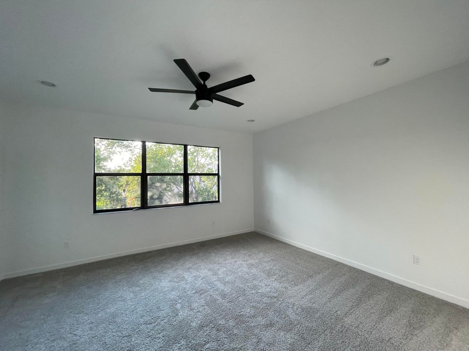 Active With Contract: $3,700 (3 beds, 2 baths, 2208 Square Feet)