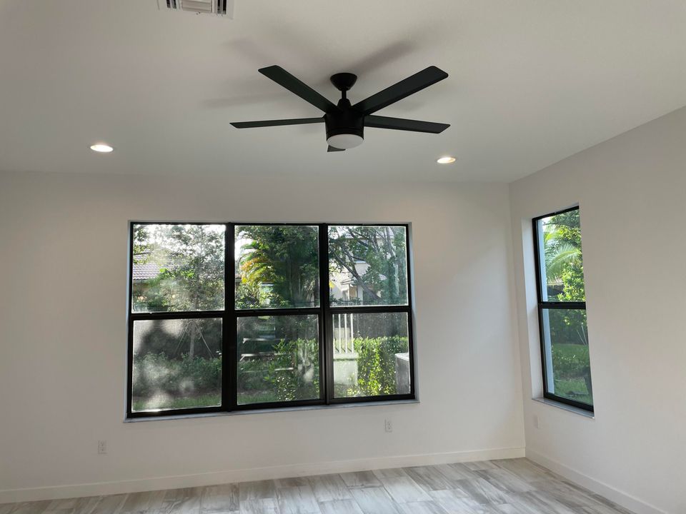 Active With Contract: $3,700 (3 beds, 2 baths, 2208 Square Feet)