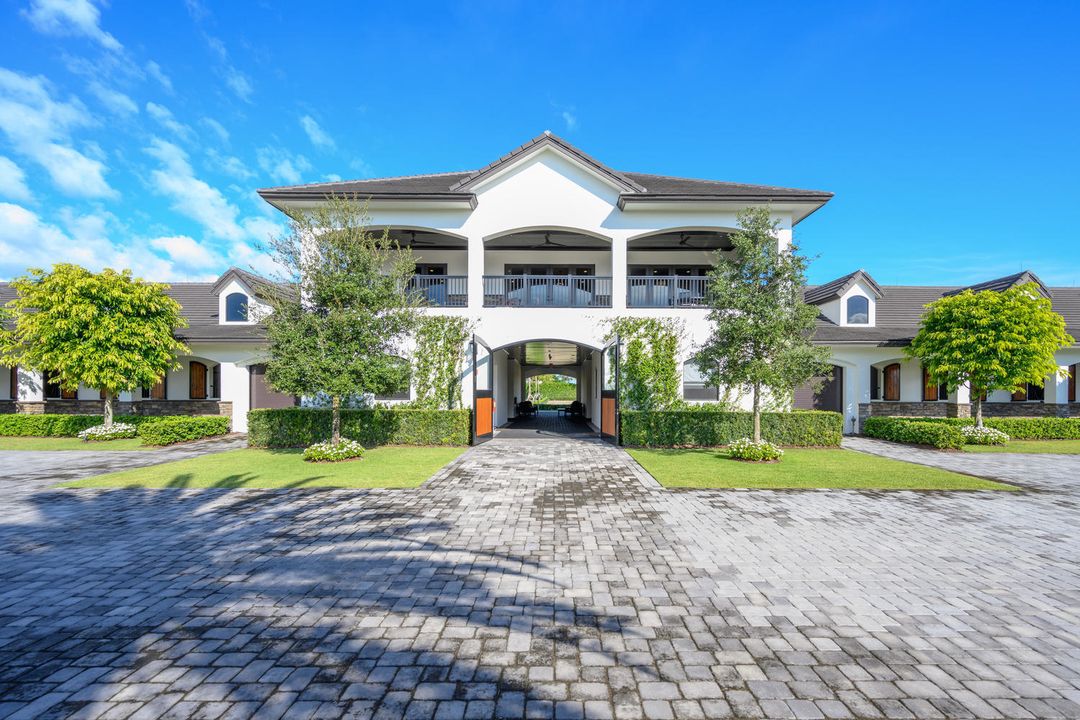 Recently Sold: $11,995,000 (5 beds, 6 baths, 3778 Square Feet)