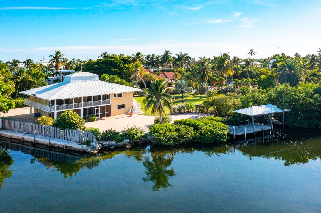 Recently Sold: $3,900,000 (3 beds, 3 baths, 2684 Square Feet)