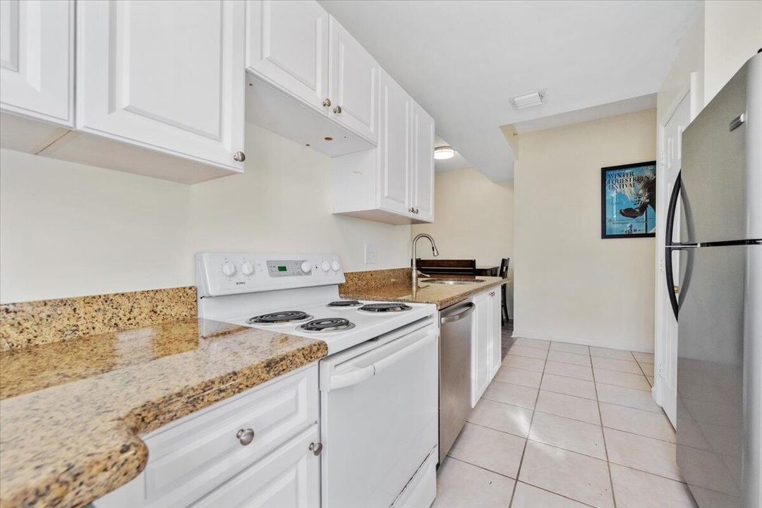 Recently Sold: $240,000 (2 beds, 2 baths, 1113 Square Feet)