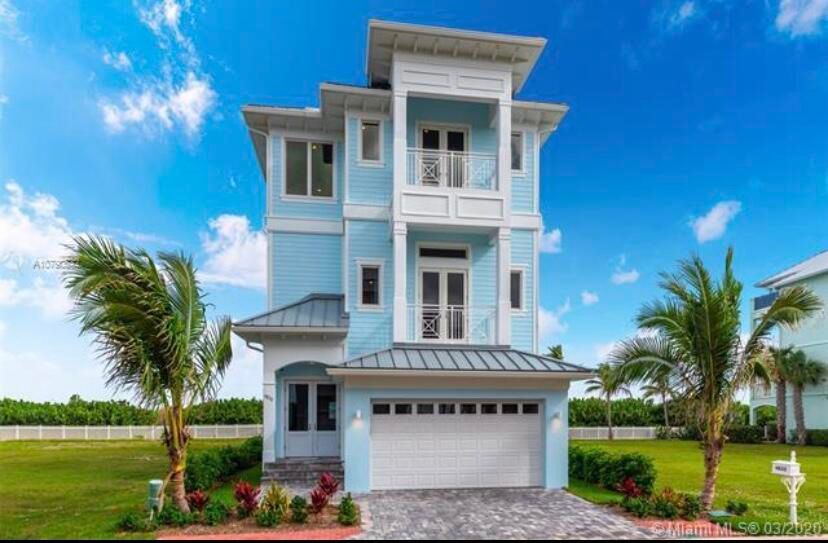 Recently Sold: $3,249,900 (4 beds, 5 baths, 4231 Square Feet)