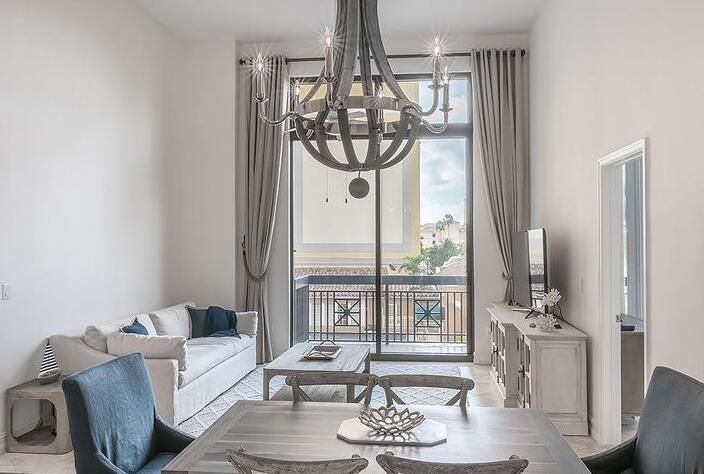 最近租的: $7,000 (2 贝兹, 2 浴室, 1393 平方英尺)