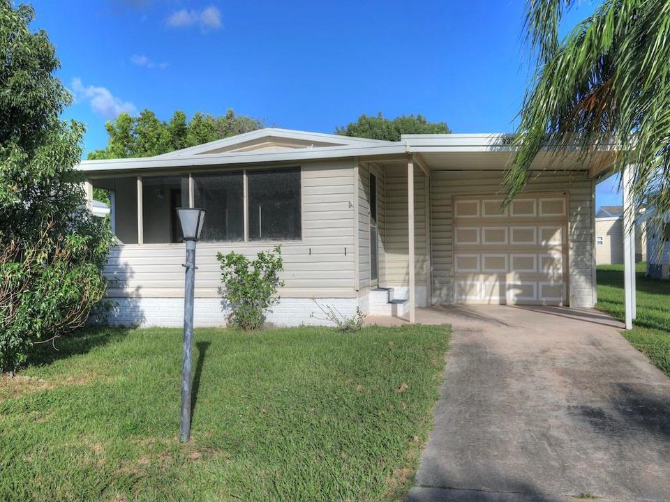 Recently Sold: $110,000 (2 beds, 2 baths, 1104 Square Feet)