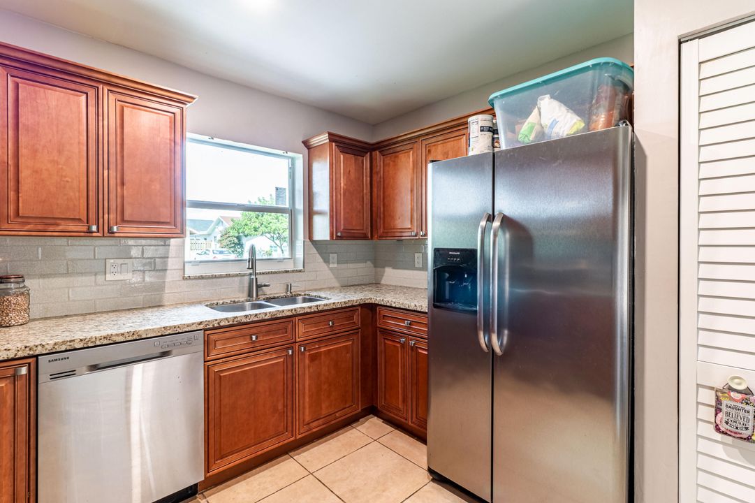 Recently Sold: $379,000 (3 beds, 1 baths, 1193 Square Feet)