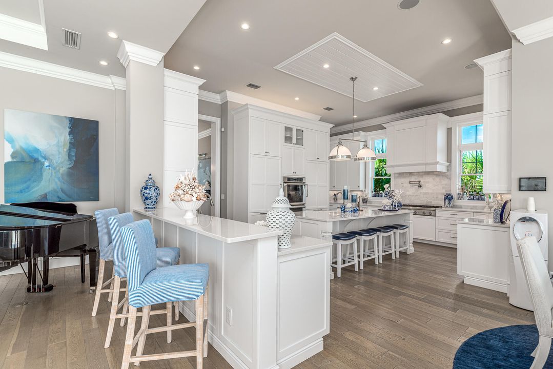 Recently Sold: $6,850,000 (5 beds, 5 baths, 5932 Square Feet)