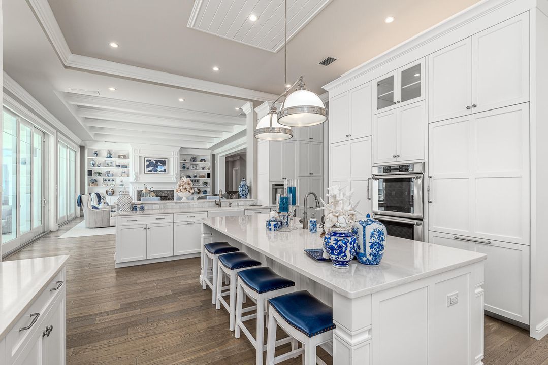 Recently Sold: $6,850,000 (5 beds, 5 baths, 5932 Square Feet)