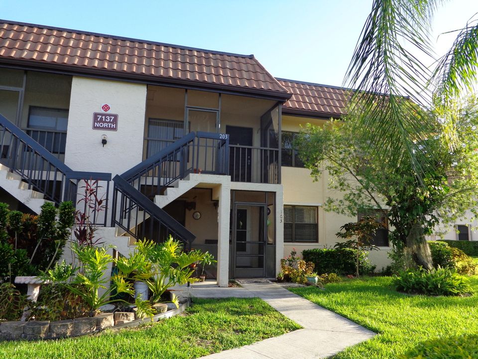 Recently Sold: $130,000 (2 beds, 2 baths, 815 Square Feet)