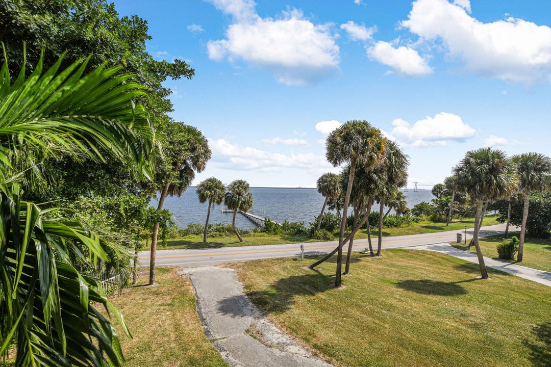 Recently Sold: $1,300,000 (3 beds, 3 baths, 4498 Square Feet)