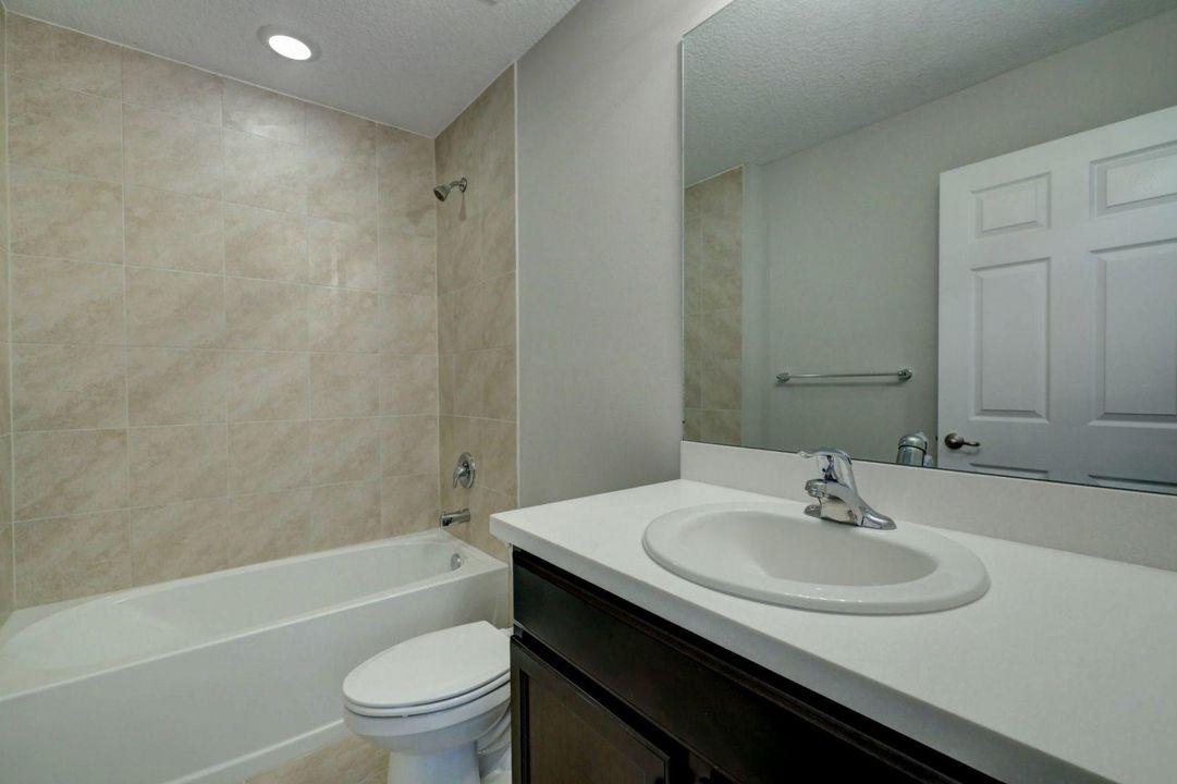 Недавно арендовано: $2,850 (3 спален, 2 ванн, 1935 Квадратных фут)