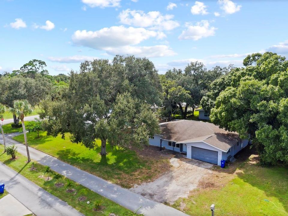 Recently Sold: $315,000 (3 beds, 3 baths, 2750 Square Feet)