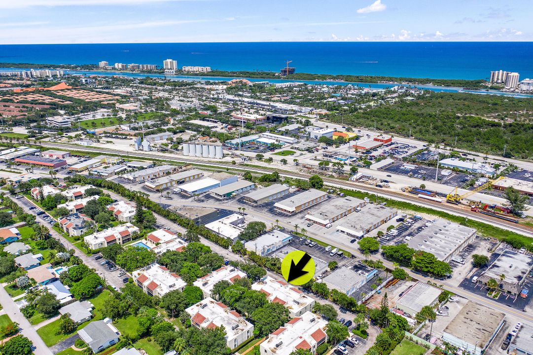 最近售出: $230,000 (2 贝兹, 2 浴室, 1100 平方英尺)