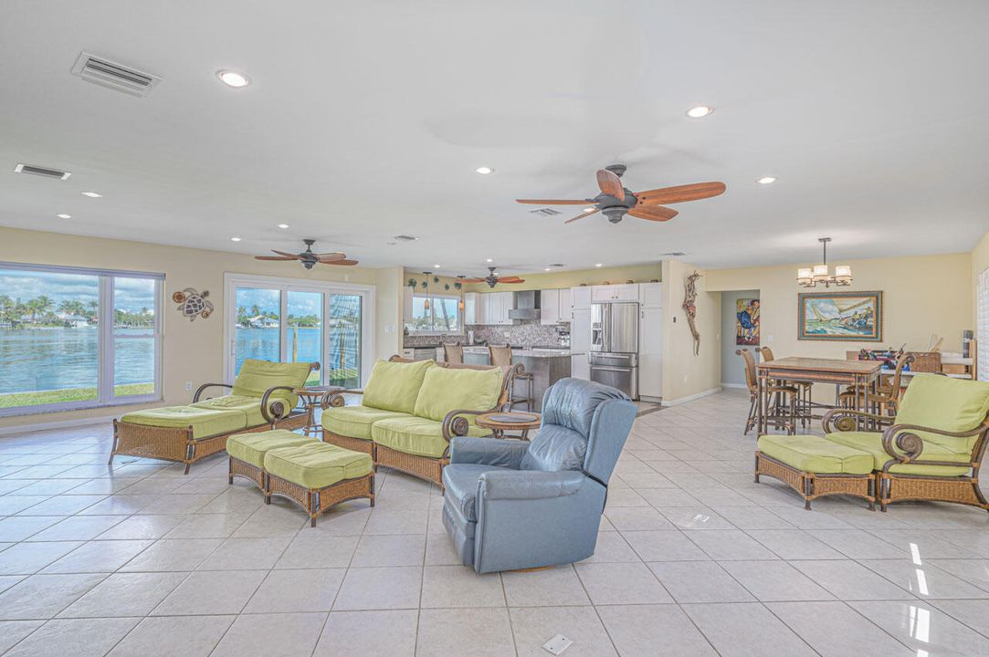 Recently Sold: $1,395,000 (4 beds, 3 baths, 2478 Square Feet)