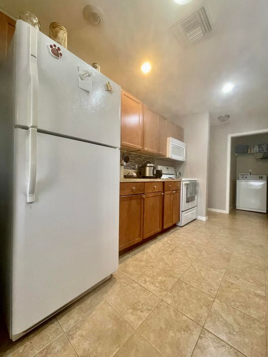 Vendido Recientemente: $220,000 (3 camas, 2 baños, 1048 Pies cuadrados)