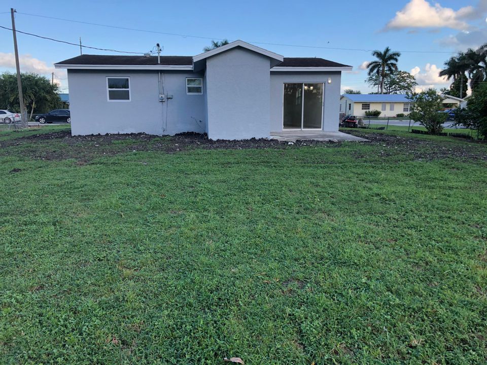 Recently Sold: $160,000 (3 beds, 2 baths, 936 Square Feet)