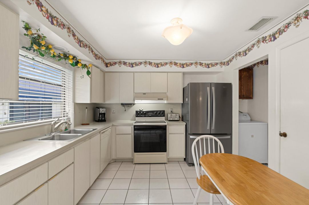 Recently Sold: $210,000 (2 beds, 2 baths, 1400 Square Feet)