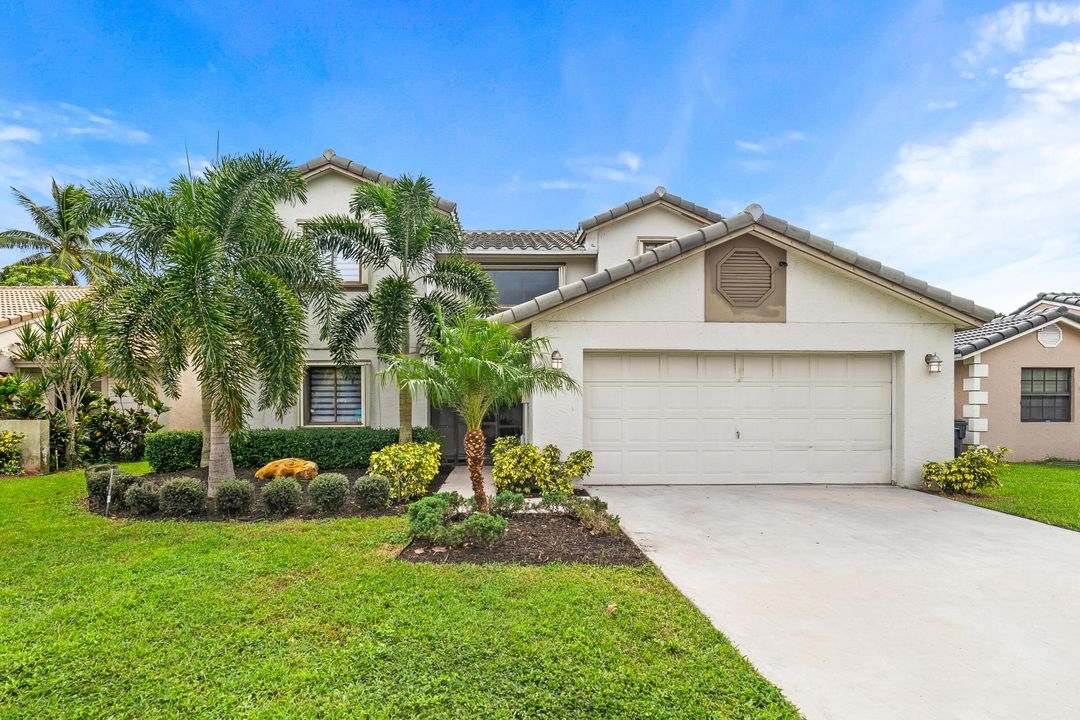 Recently Sold: $349,000 (3 beds, 2 baths, 1623 Square Feet)