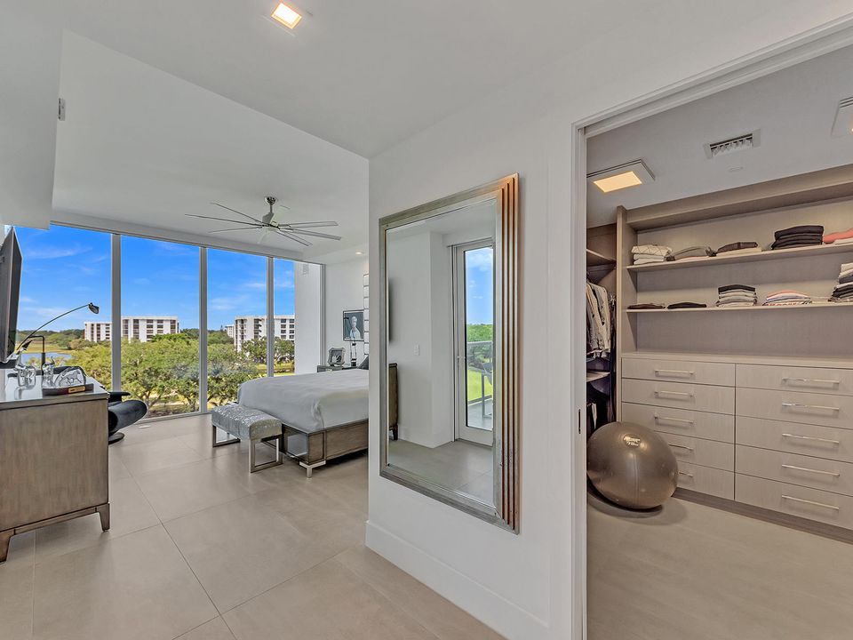 Recently Sold: $2,000,000 (2 beds, 2 baths, 1995 Square Feet)
