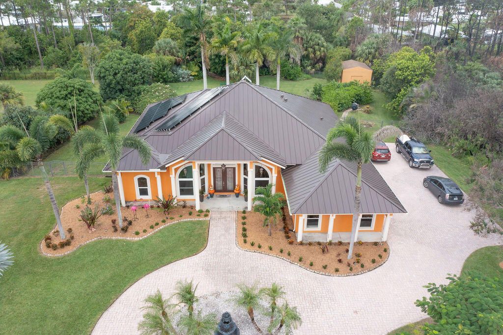 Recently Sold: $685,000 (4 beds, 3 baths, 2892 Square Feet)