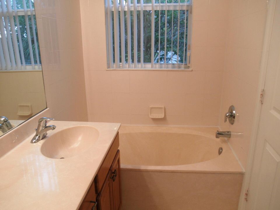 Недавно арендовано: $1,800 (3 спален, 2 ванн, 1309 Квадратных фут)