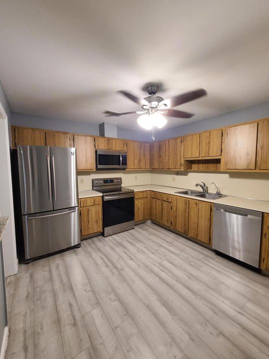 Recently Rented: $1,800 (2 beds, 2 baths, 1243 Square Feet)