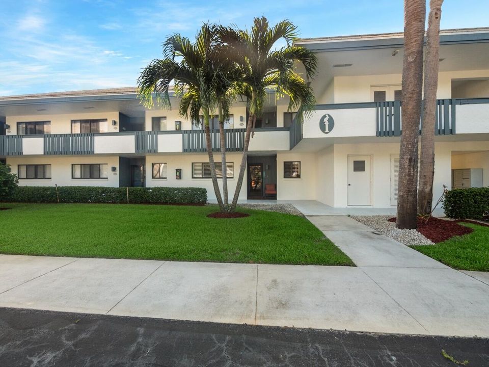 Recently Sold: $245,000 (2 beds, 2 baths, 1300 Square Feet)