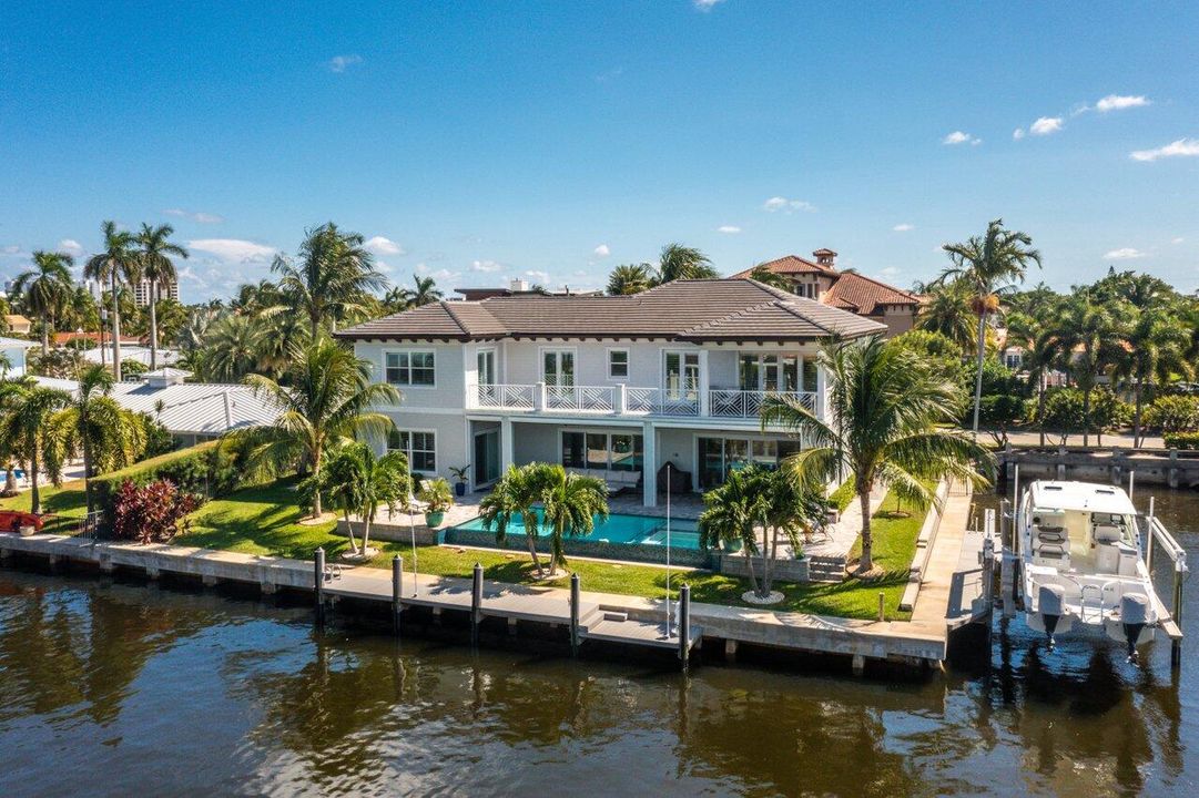 Recently Sold: $3,999,999 (5 beds, 4 baths, 4630 Square Feet)