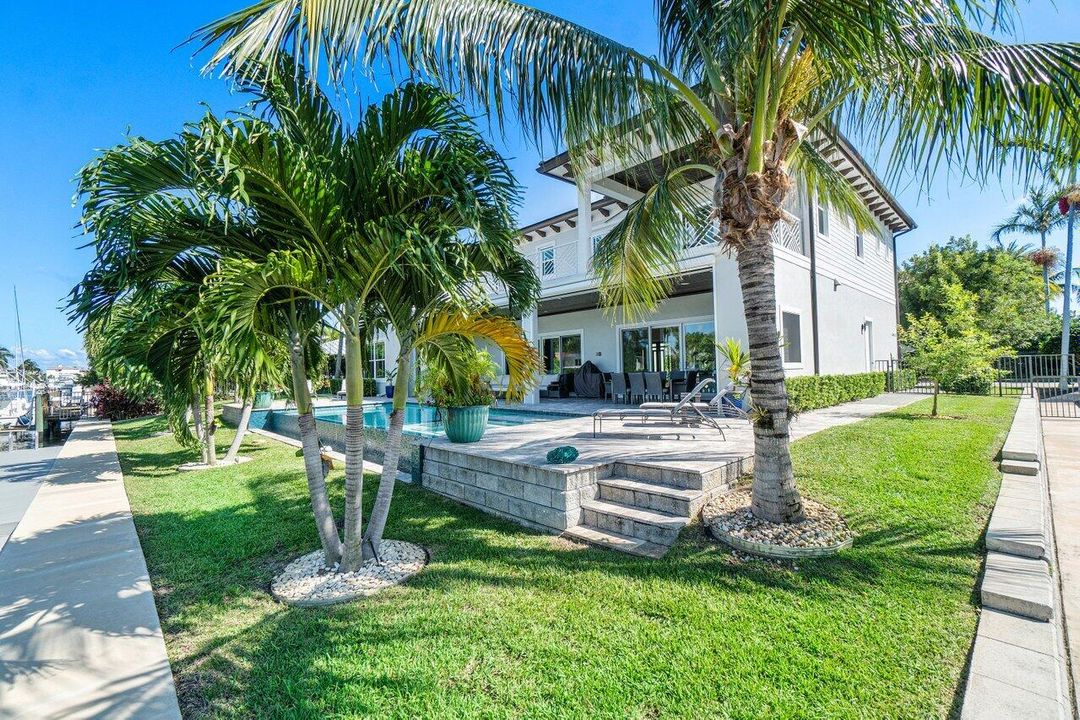 Recently Sold: $3,999,999 (5 beds, 4 baths, 4630 Square Feet)