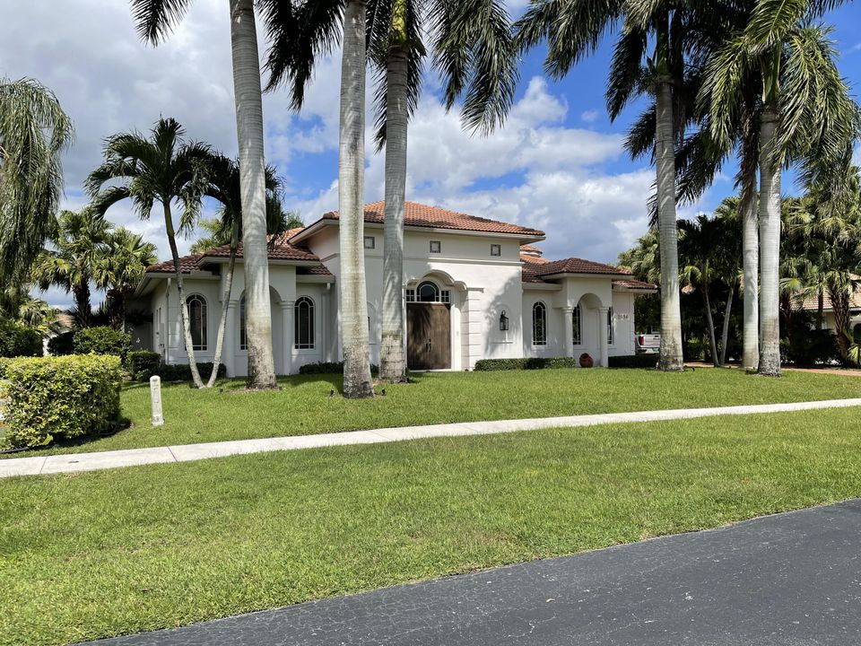 Recently Sold: $1,700,000 (4 beds, 4 baths, 3914 Square Feet)