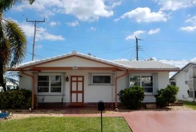 Recently Rented: $1,795 (2 beds, 2 baths, 1010 Square Feet)