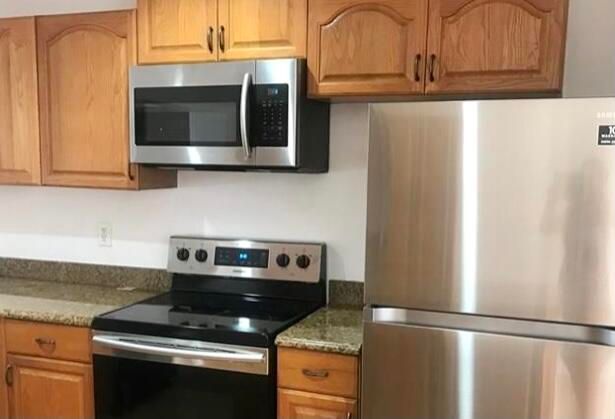 Recently Rented: $1,795 (2 beds, 2 baths, 1010 Square Feet)