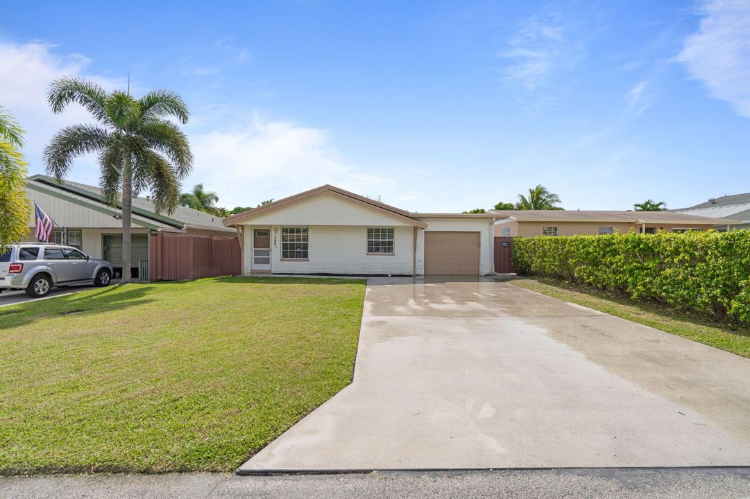 Recently Sold: $375,000 (3 beds, 2 baths, 1247 Square Feet)