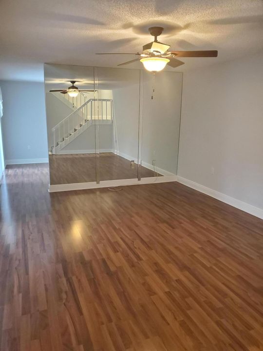 Recently Sold: $360,000 (2 beds, 2 baths, 1488 Square Feet)
