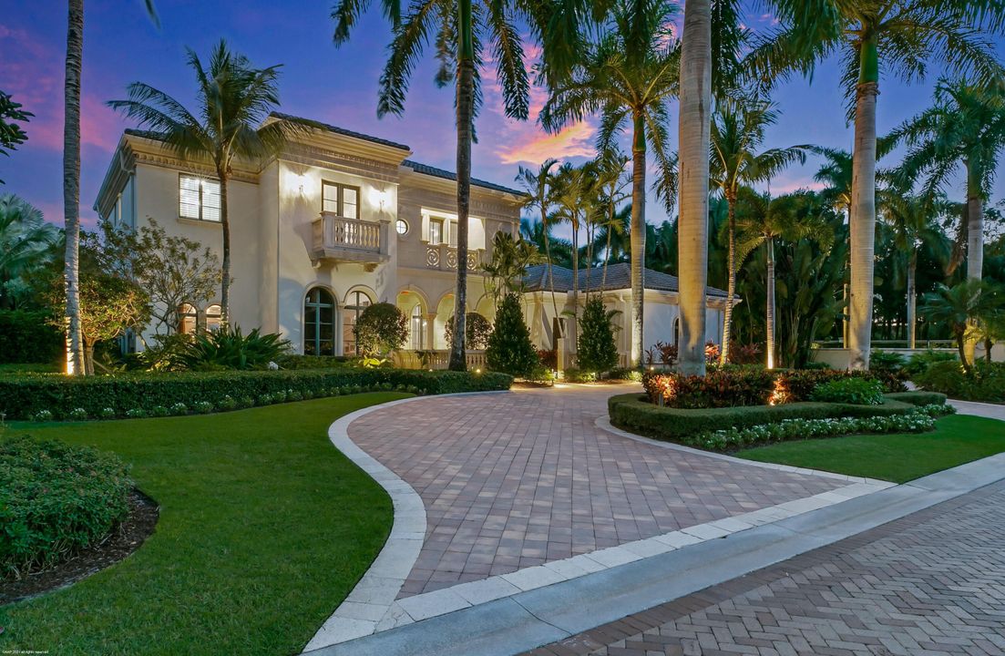 Recently Sold: $5,695,000 (5 beds, 5 baths, 6246 Square Feet)