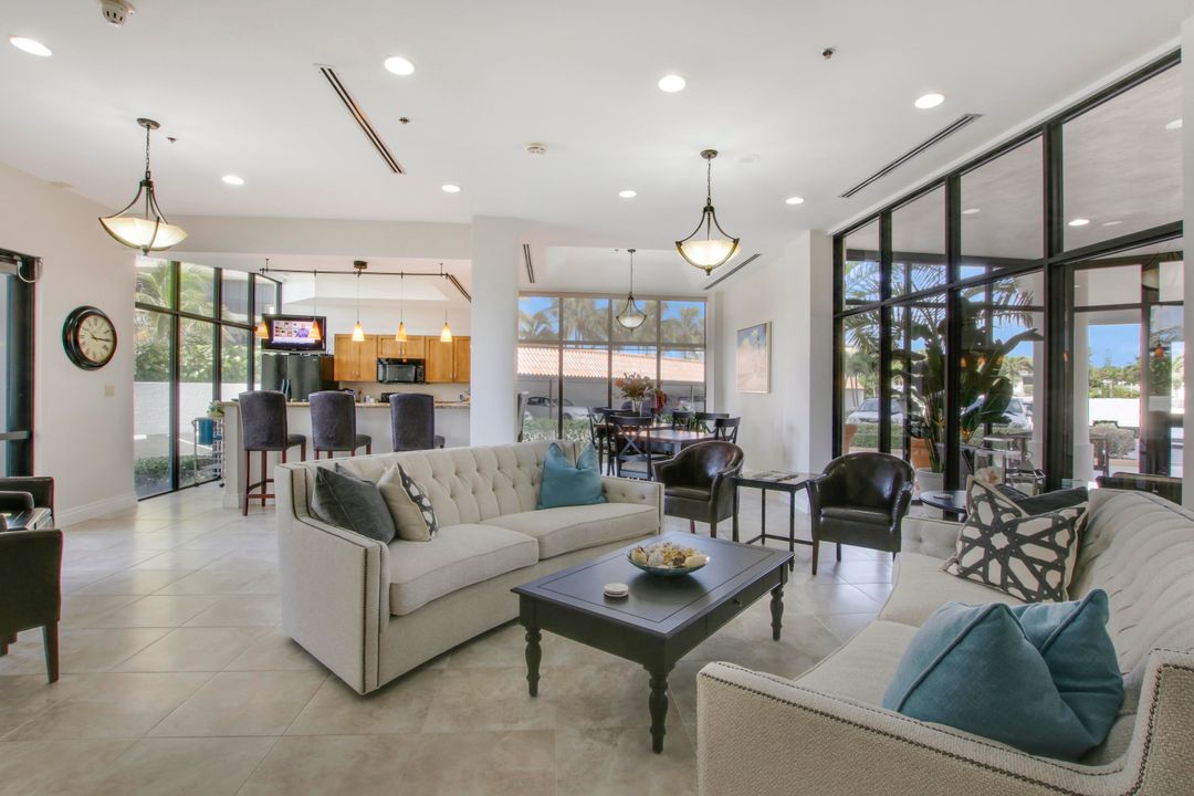 Recently Sold: $1,000,000 (3 beds, 2 baths, 1753 Square Feet)