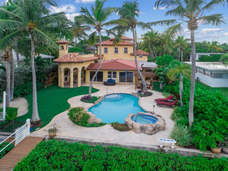 Recently Sold: $3,900,000 (5 beds, 4 baths, 4158 Square Feet)