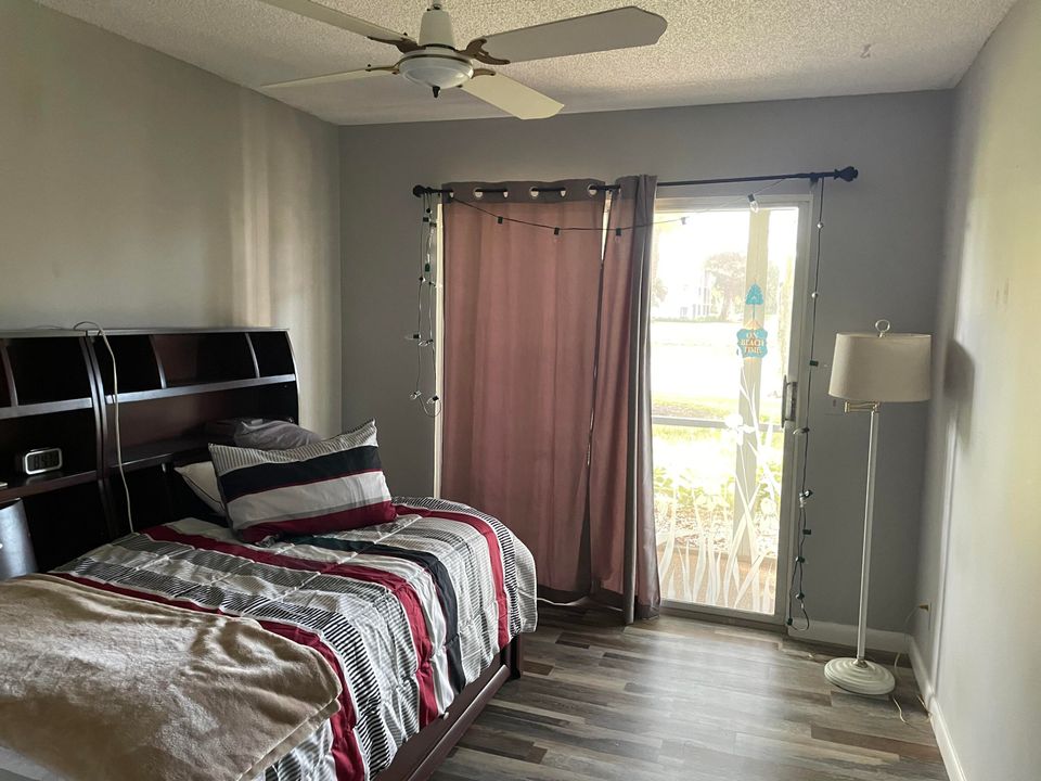Recently Rented: $1,450 (2 beds, 1 baths, 835 Square Feet)