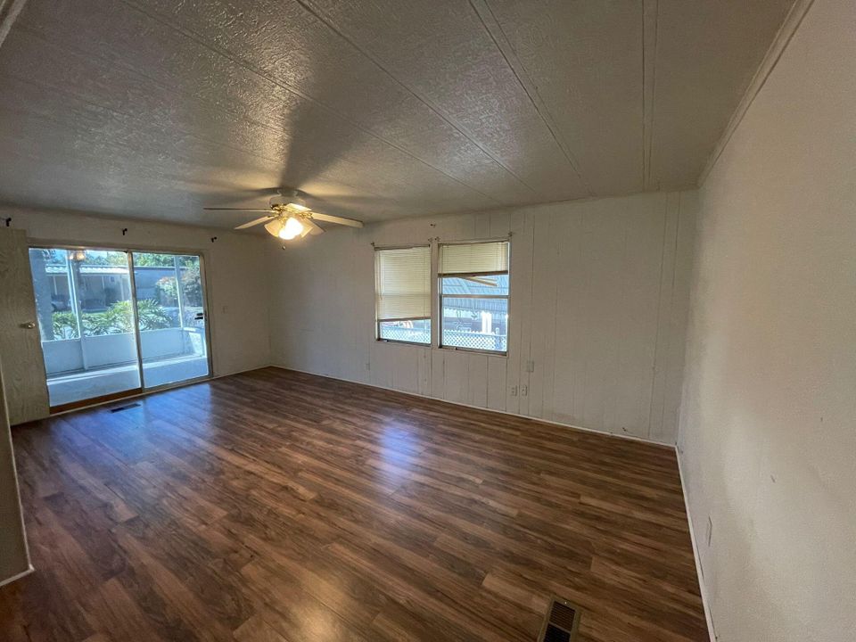 Recently Rented: $1,700 (2 beds, 2 baths, 1056 Square Feet)