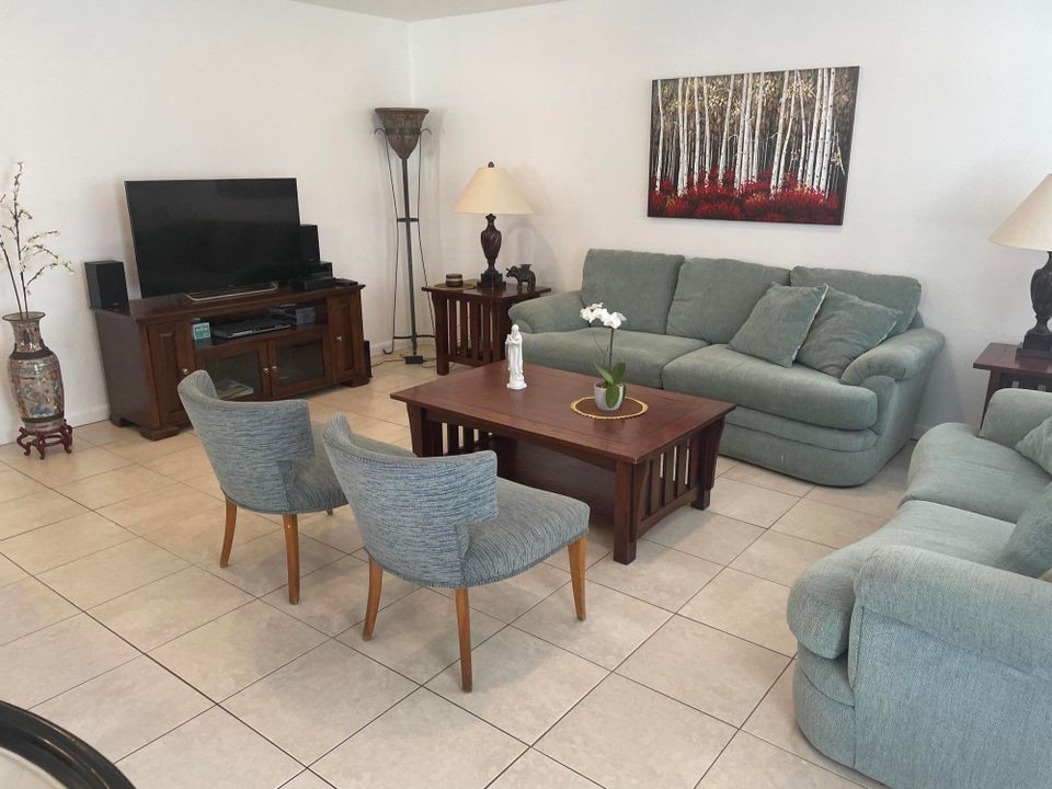 Recently Rented: $2,500 (2 beds, 2 baths, 883 Square Feet)