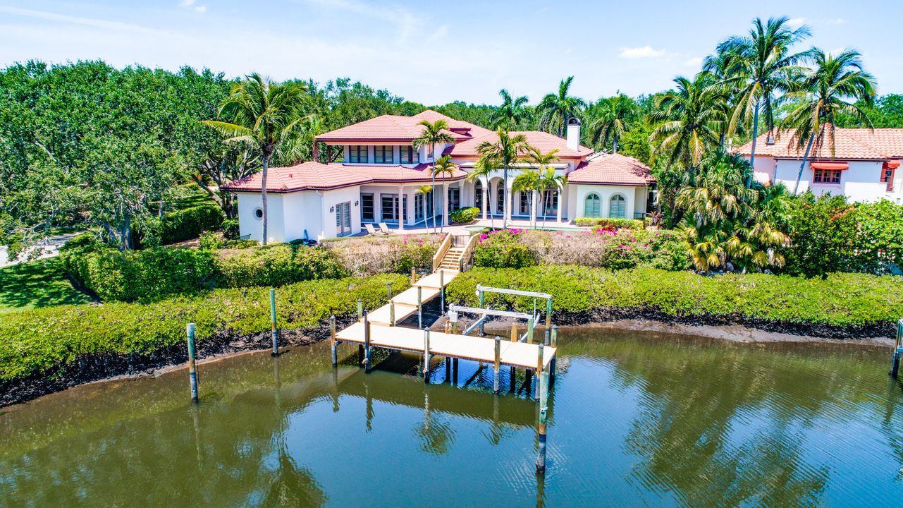 Recently Sold: $5,950,000 (5 beds, 5 baths, 7364 Square Feet)