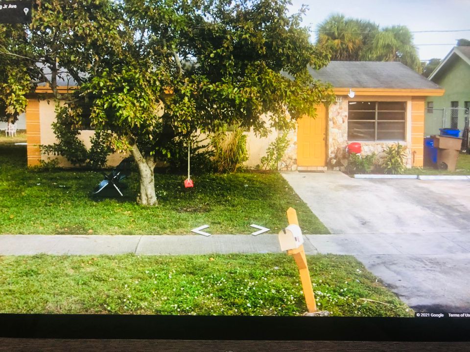 Recently Sold: $298,000 (2 beds, 1 baths, 1000 Square Feet)