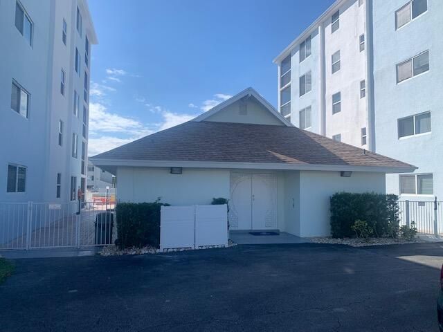 Recently Sold: $169,000 (1 beds, 1 baths, 720 Square Feet)